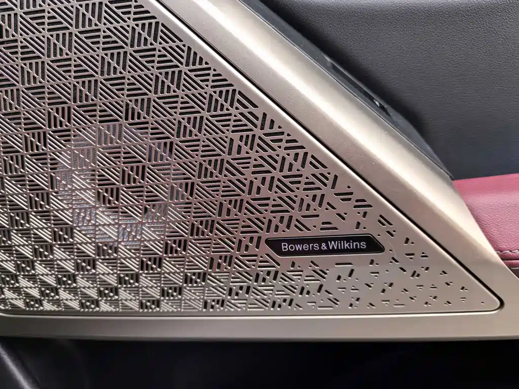 BMW 5 Series 2025 — фото 19