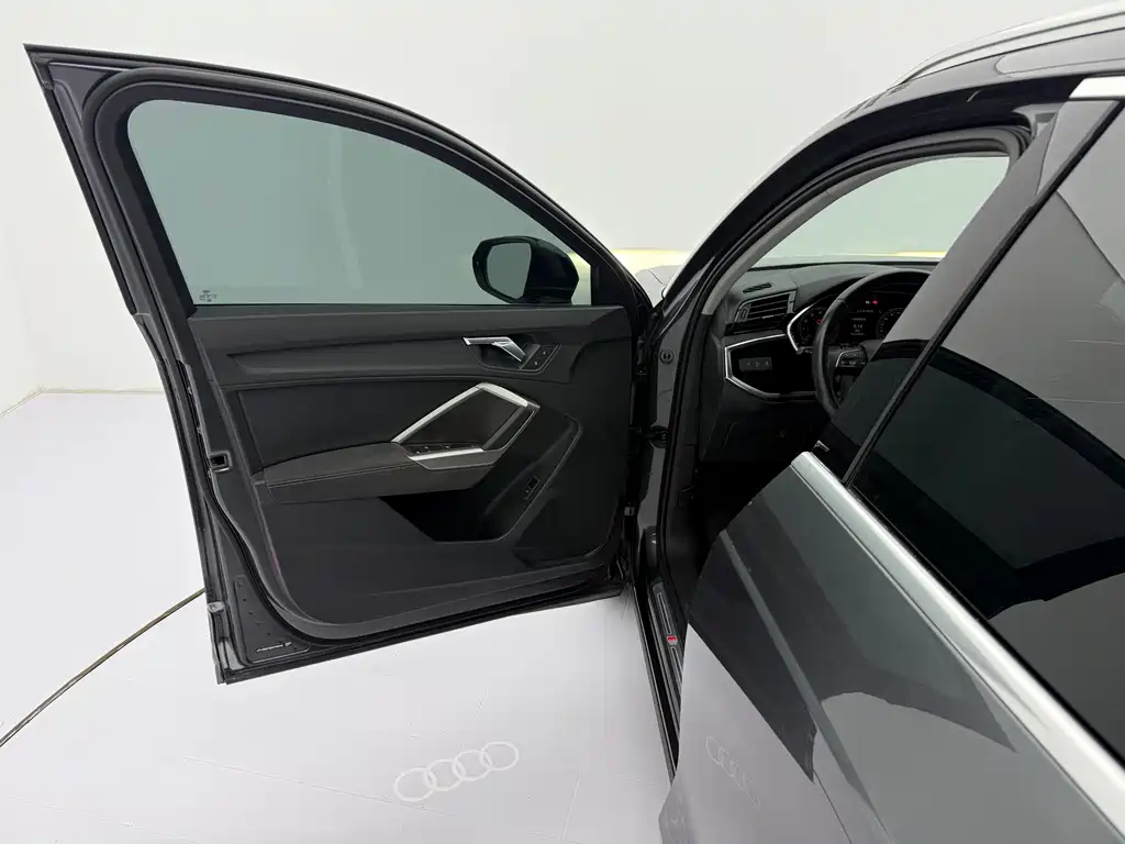 Audi Q3 2023 — фото 20