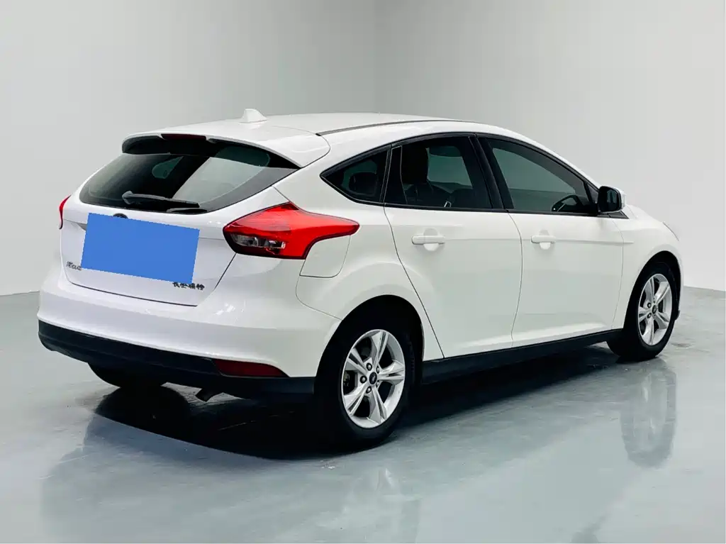 Ford Focus 2018 — фото 6