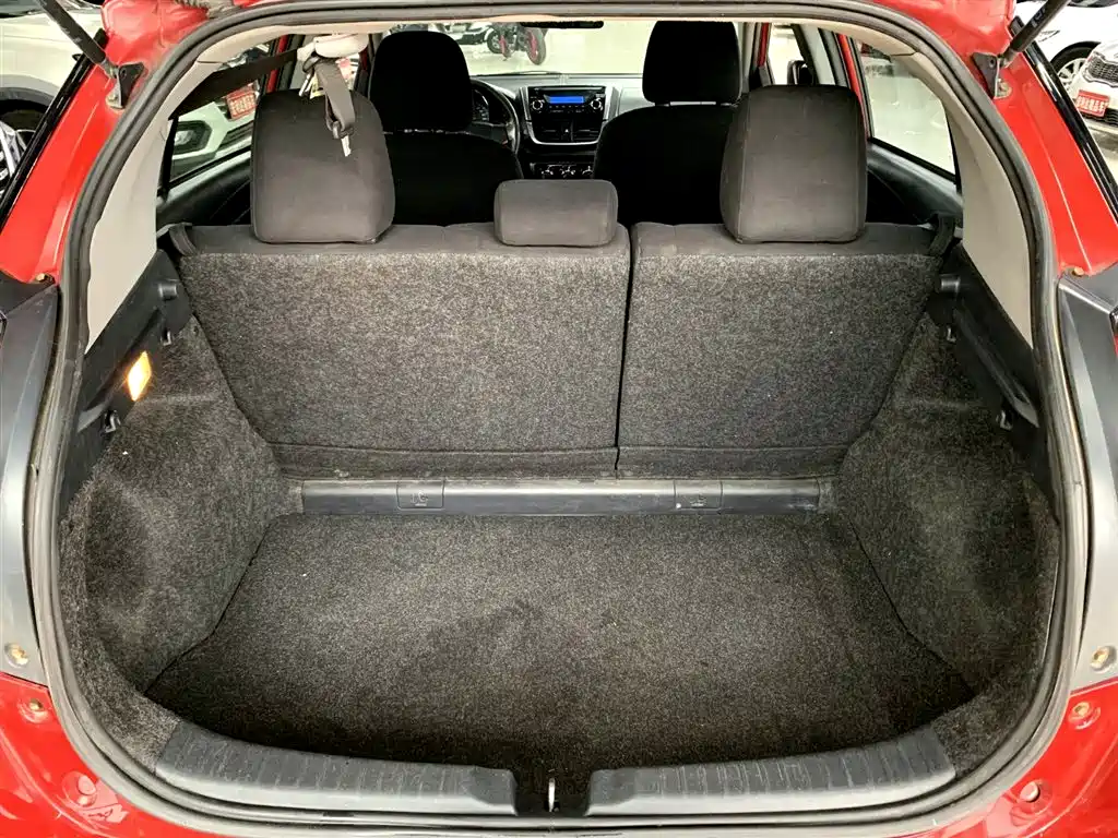 Toyota Yaris L 2018 — фото 15