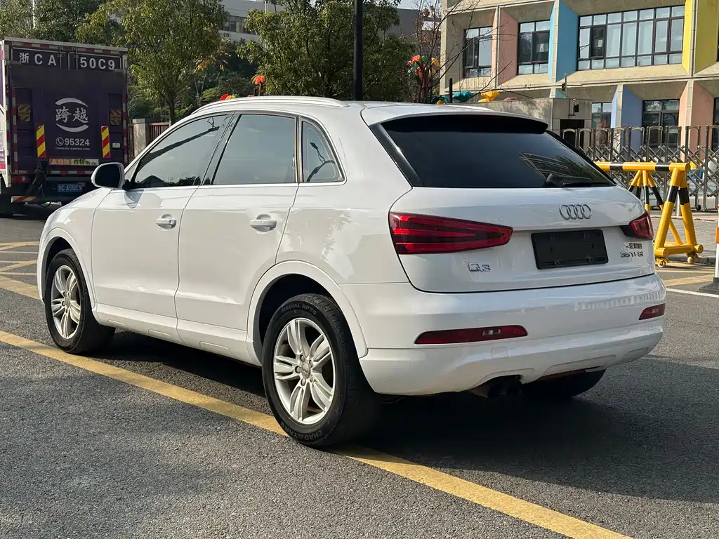 Audi Q3 2015