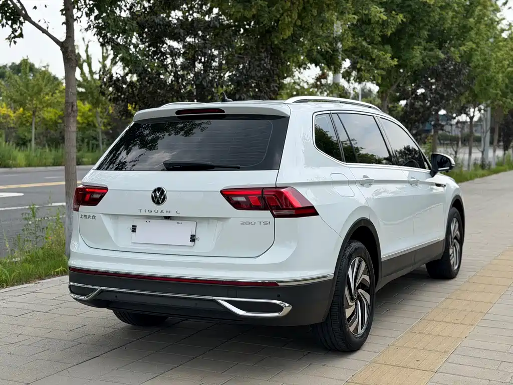 Volkswagen Tiguan L 2023 — фото 23