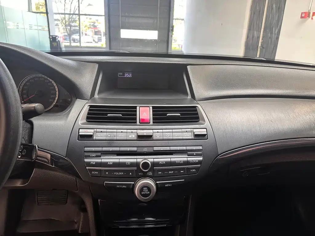Honda Accord 2013 — фото 12