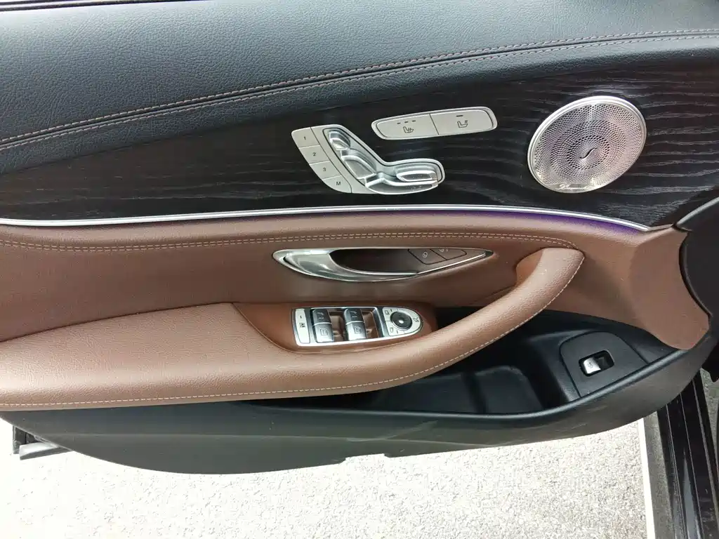 Mercedes-Benz E-Class 2020 — фото 12