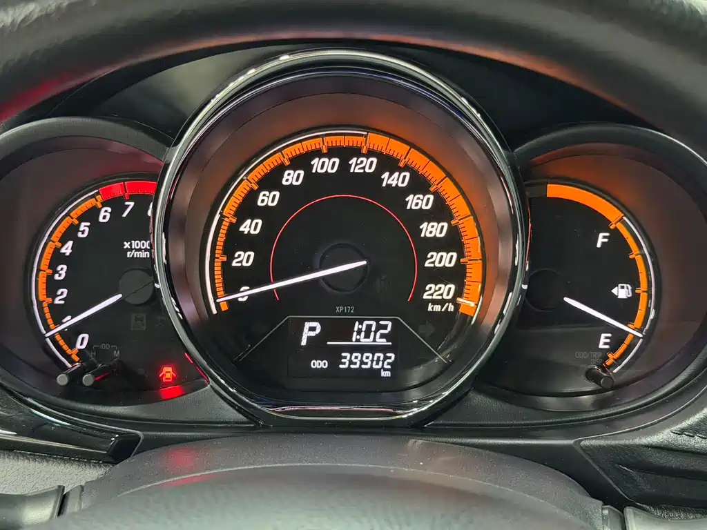 Toyota Yaris L 2022 — фото 11