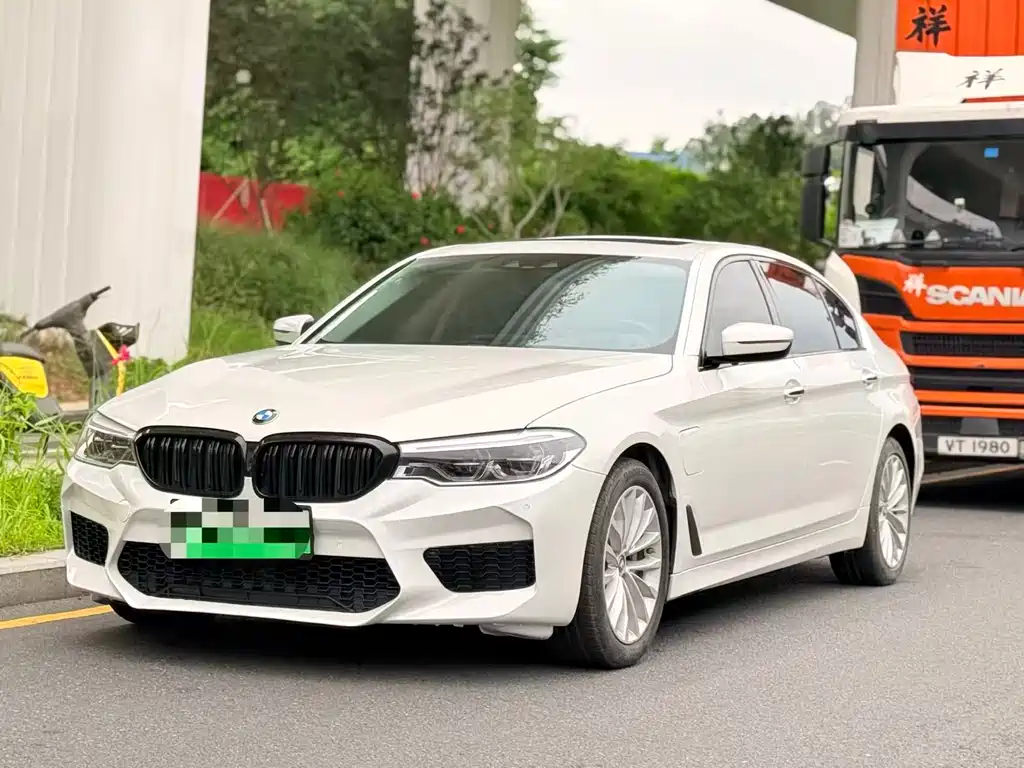 BMW 5 Series New Energy 2019 — фото 1