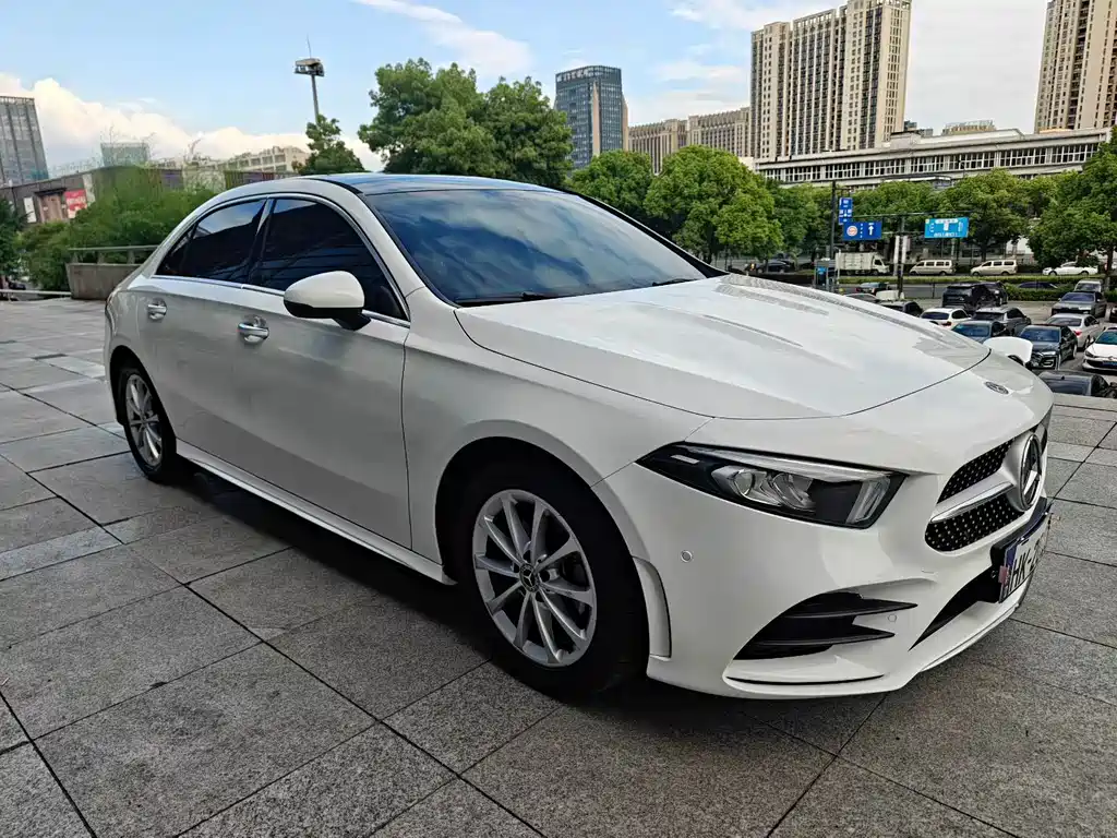 Mercedes-Benz A-Class 2019 — фото 4