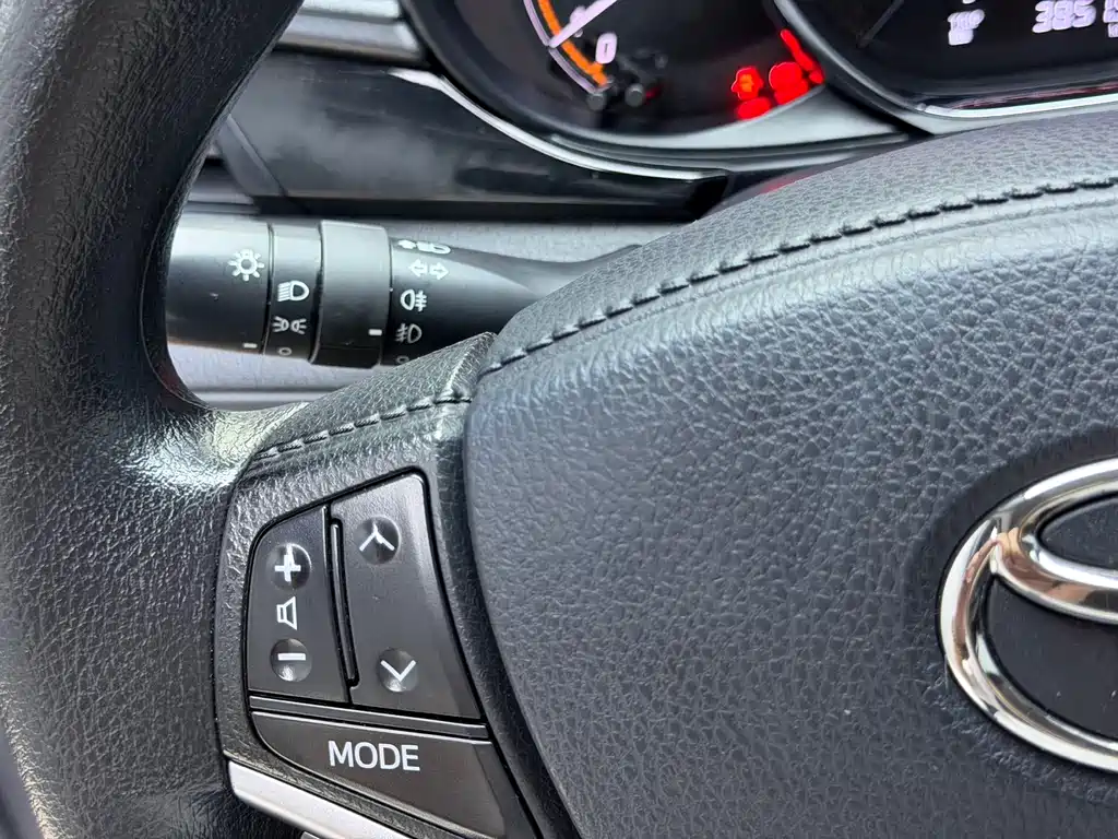 Toyota Yaris L 2022 — фото 9