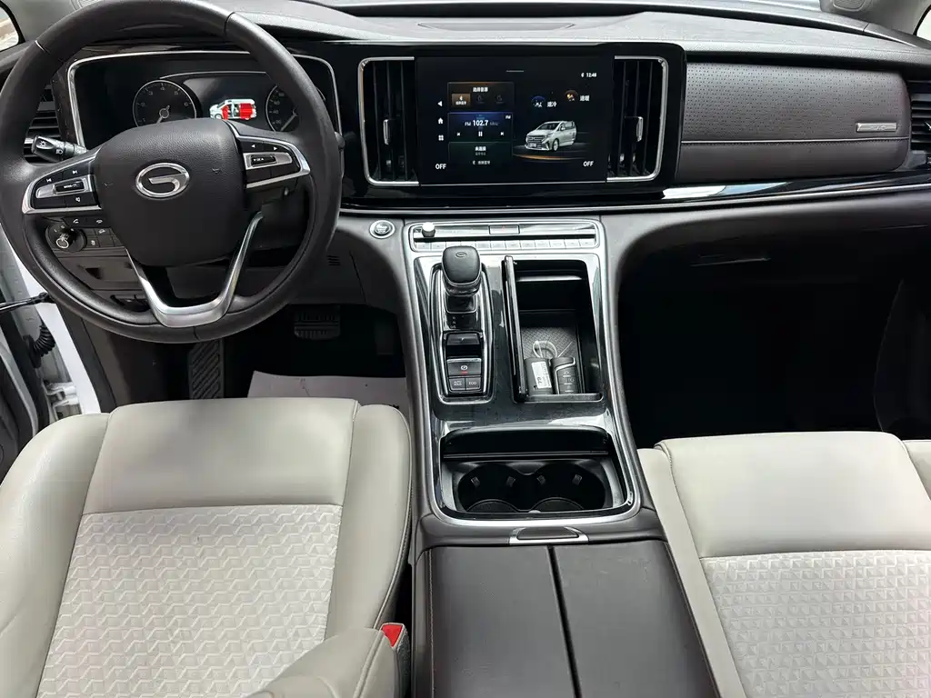 GAC Motor Trumpchi M8 2022 — фото 9