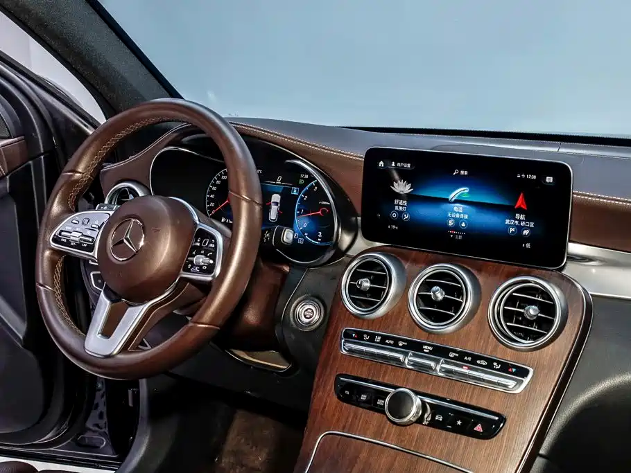 Mercedes-Benz GLC 2020 — фото 30