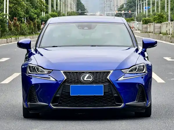 Lexus IS 2018