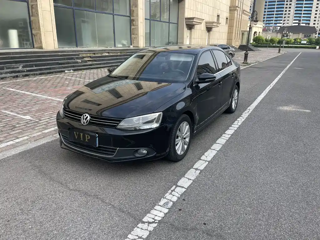 Volkswagen Sagitar 2015