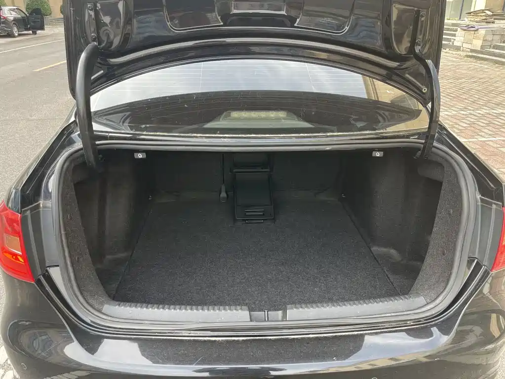 Volkswagen Sagitar 2015