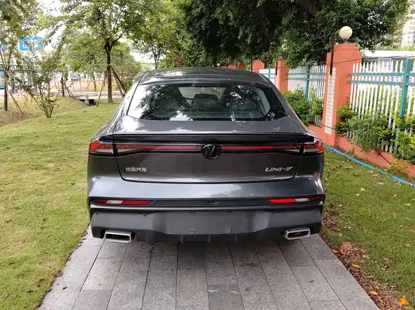 Changan UNI-V 2025