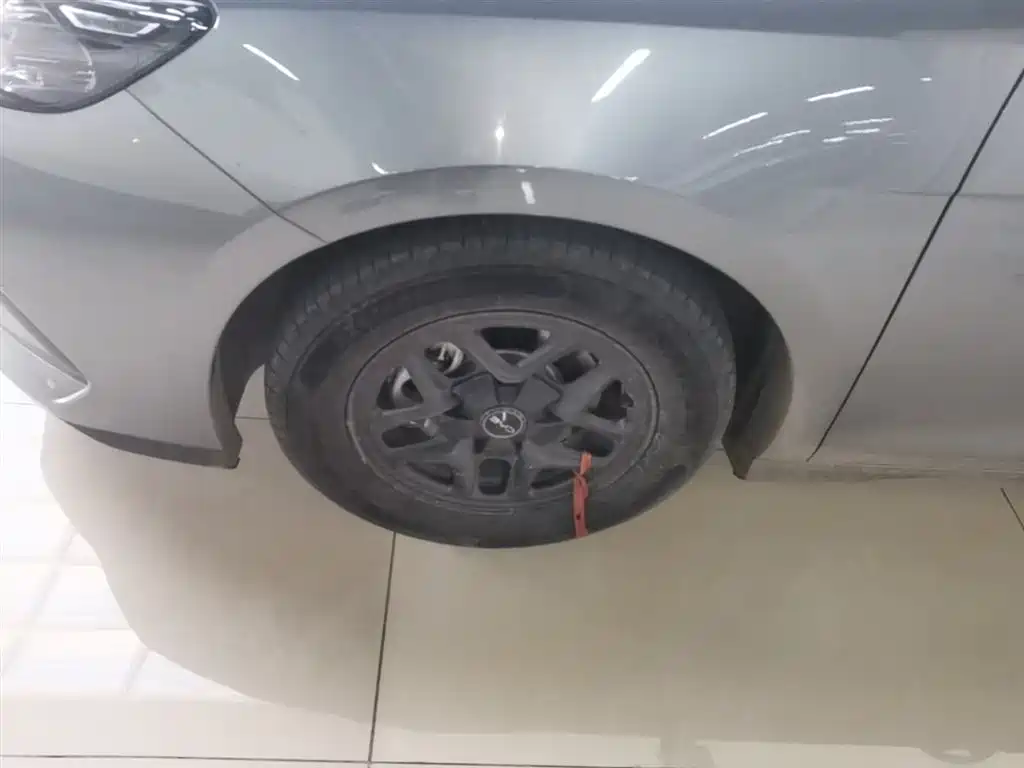 BYD Seal 05 DM-i 2025 — фото 23
