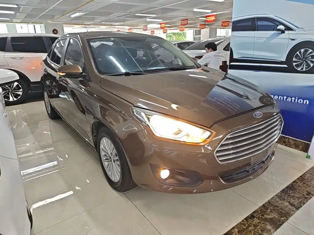 Ford Escort 2015