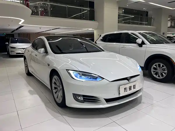Tesla Model S 2016