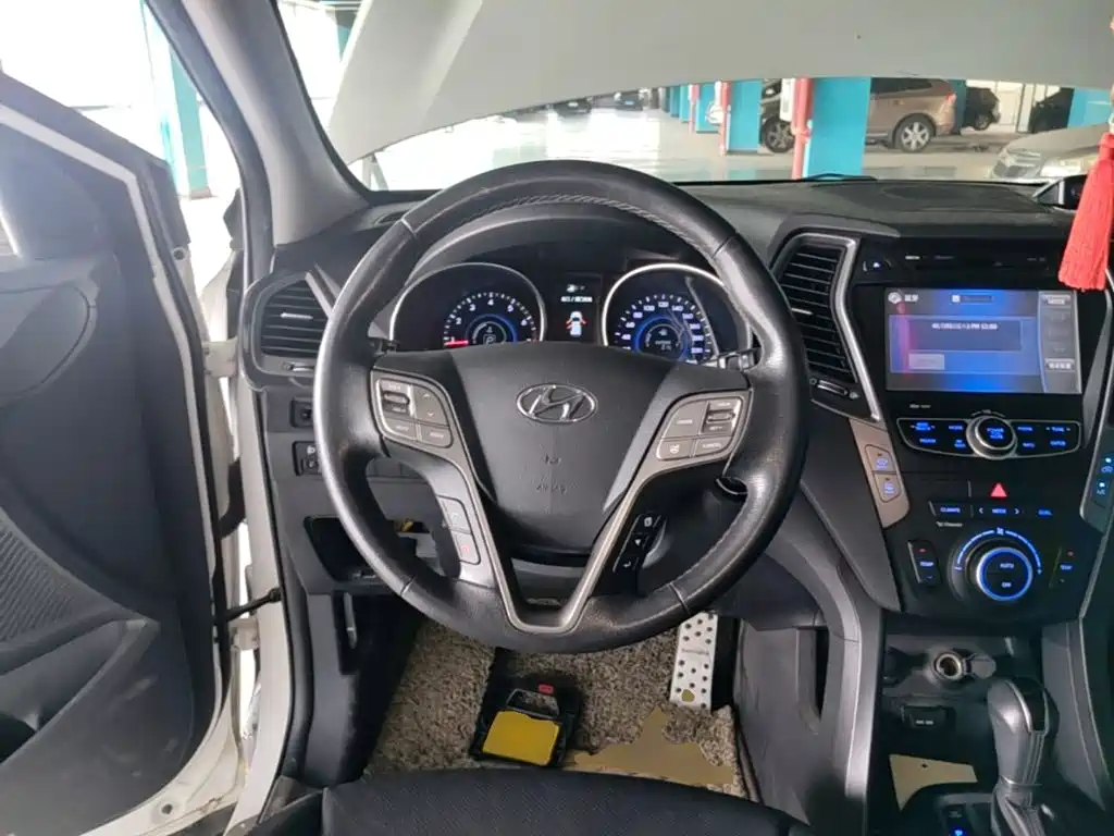 Hyundai Santa Fe 2015 — фото 11