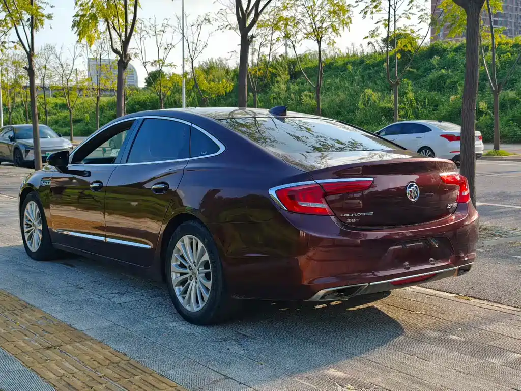 Buick LaCrosse 2017 — фото 9