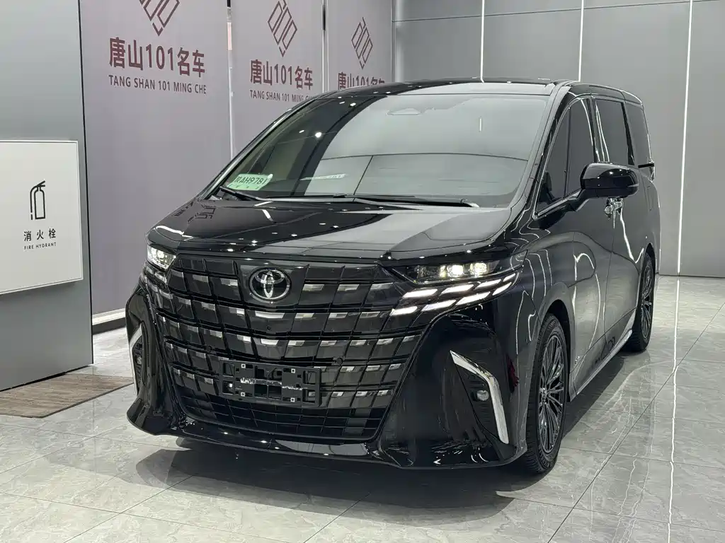Toyota Alphard 2025 — фото 1