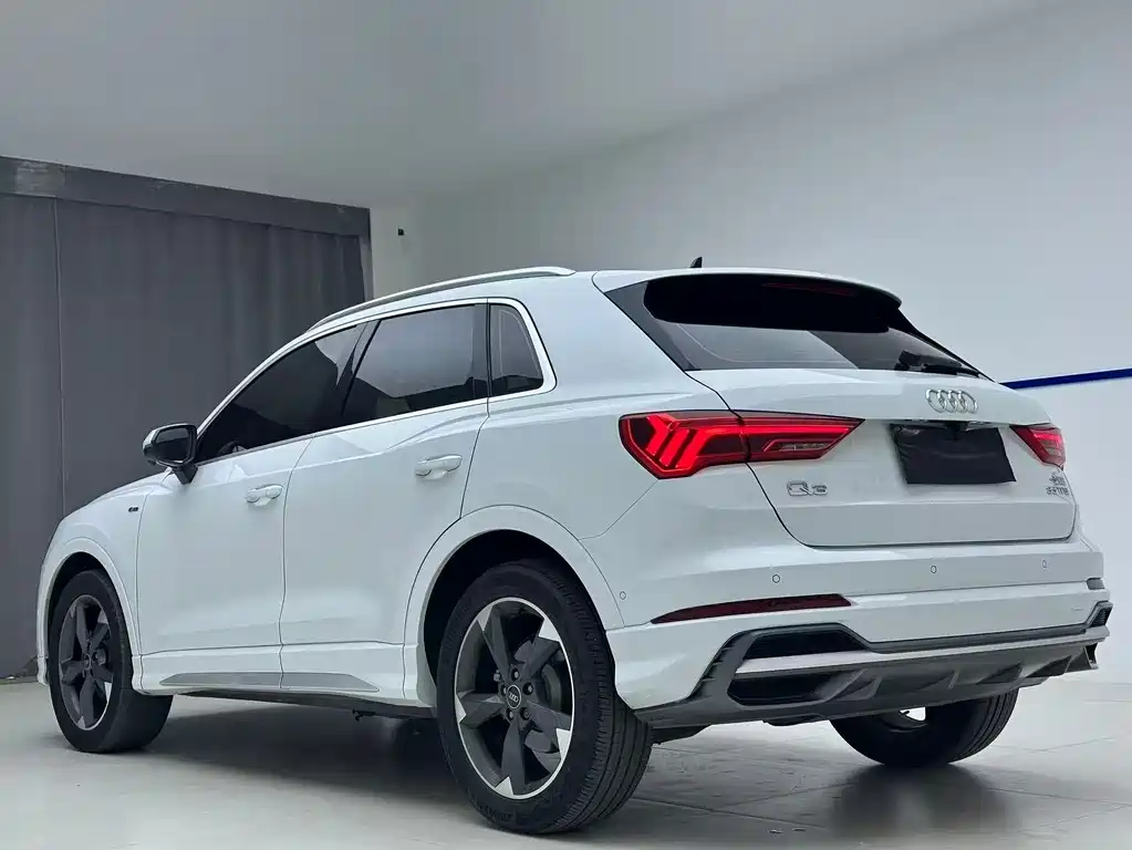 Audi Q3 2023 — фото 4