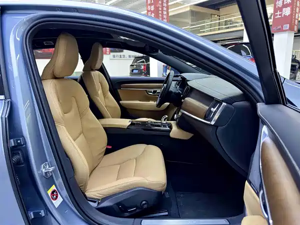 Volvo S90 Plug-In Hybrid 2019