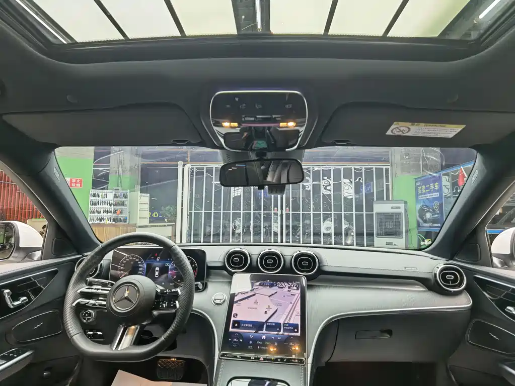 Mercedes-Benz C-Class 2024