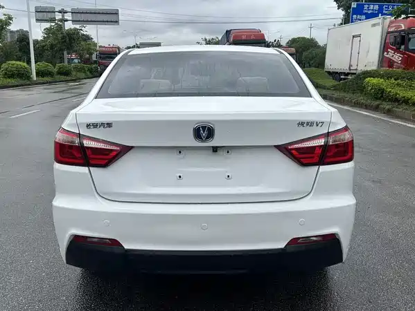 Changan Yuexiang V7 2016