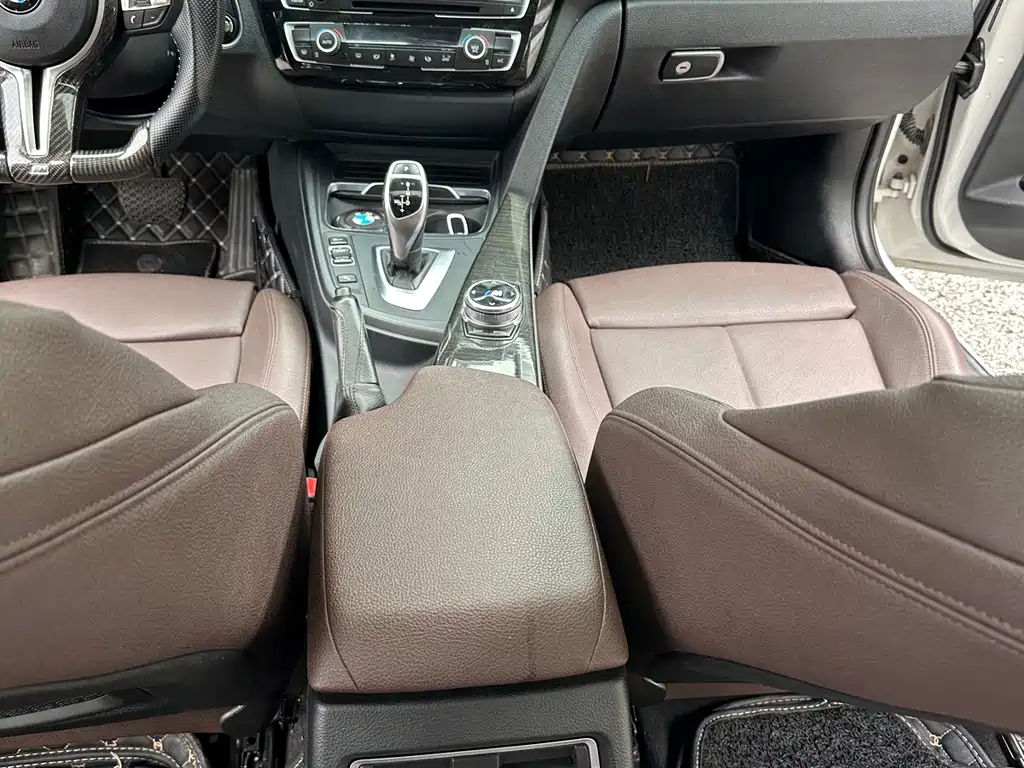 BMW 3 Series 2018 — фото 15