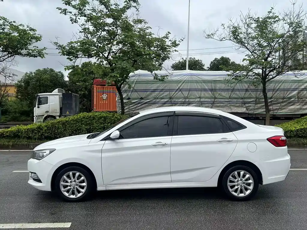 Changan V7 2017 — фото 4