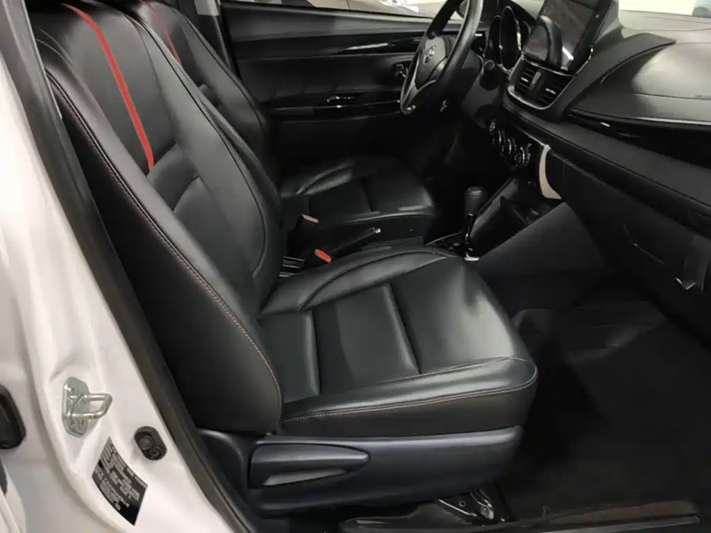 Toyota Yaris L 2023 — фото 25