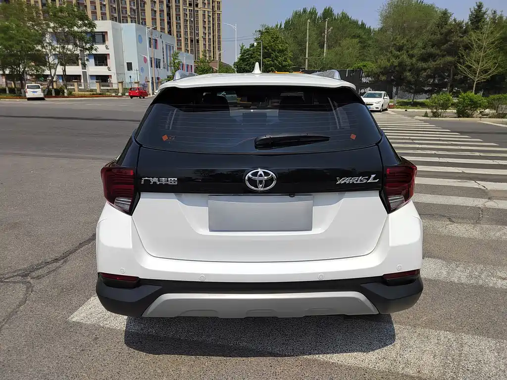Toyota Yaris L 2021 — фото 5