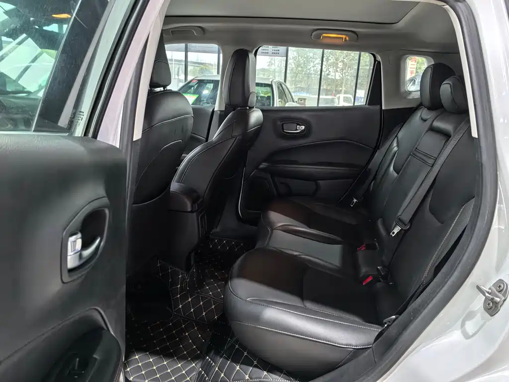 Jeep Compass 2021 — фото 10