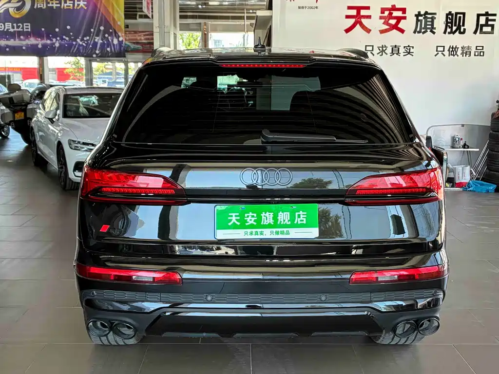 Audi Q7 2025 — фото 12