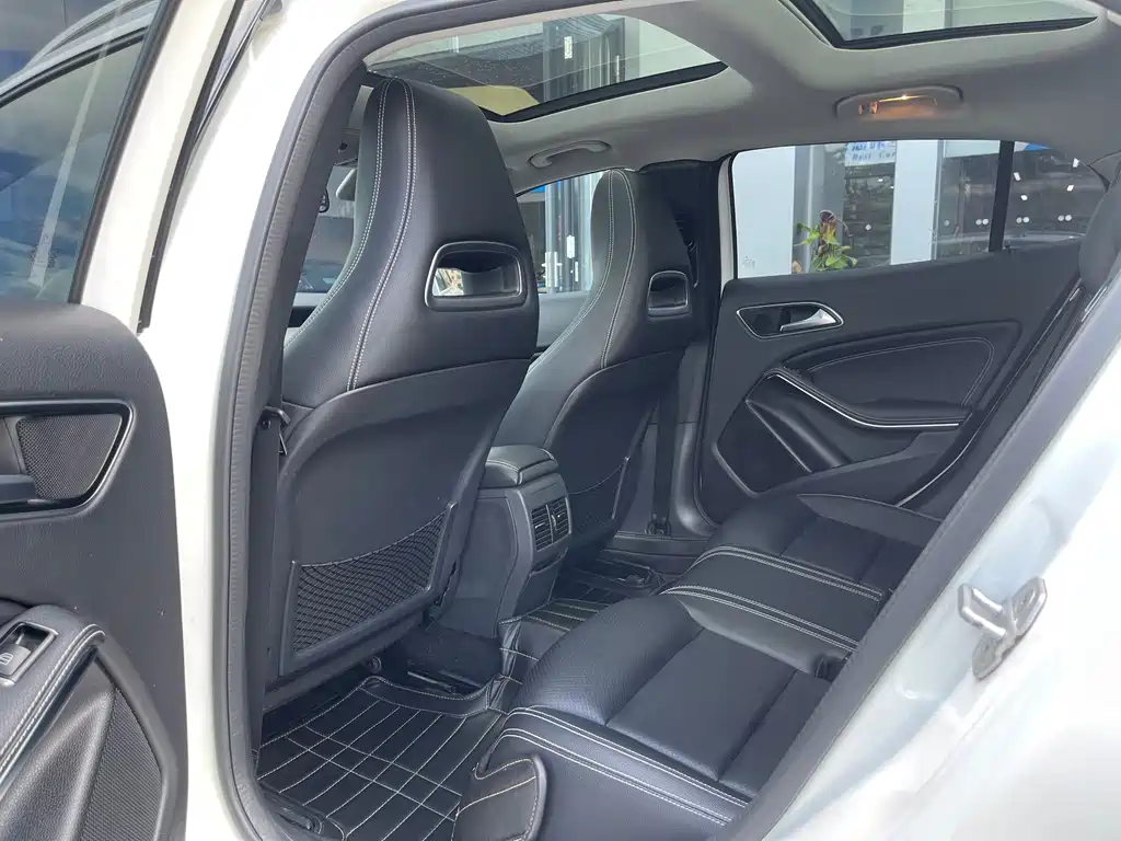 Mercedes-Benz GLA 2015 — фото 10