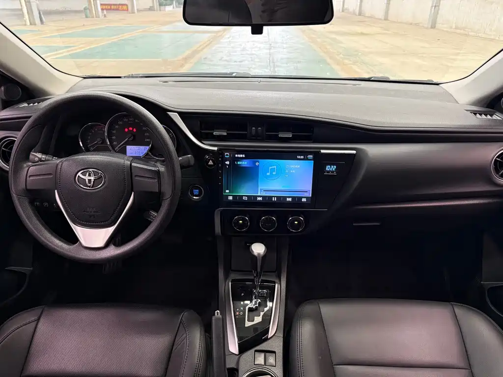 Toyota Corolla 2018 — фото 10