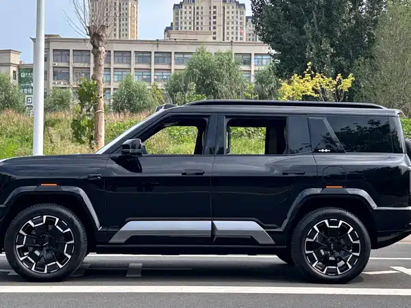Fangchengbao Leopard 8 2025