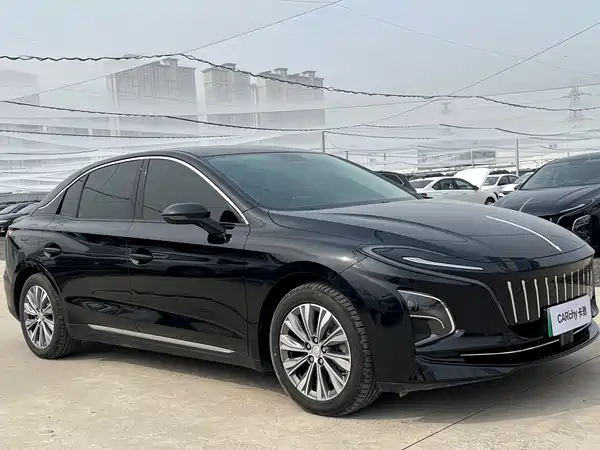 Hongqi E-QM5 2024