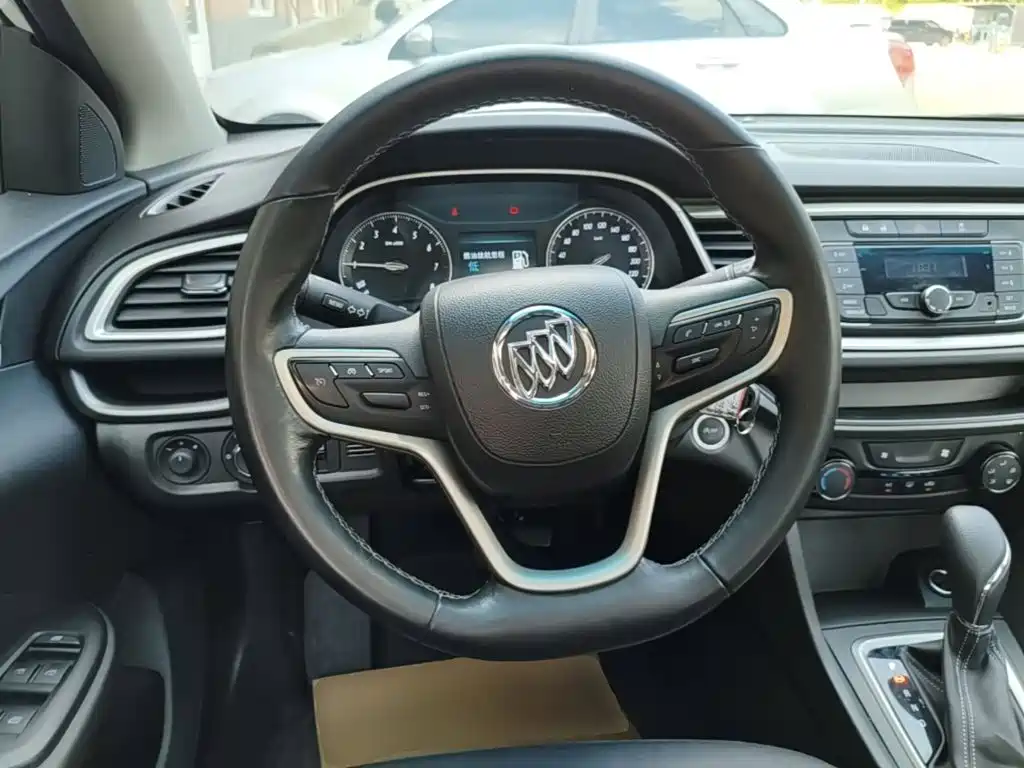 Buick Excelle 2017 — фото 11