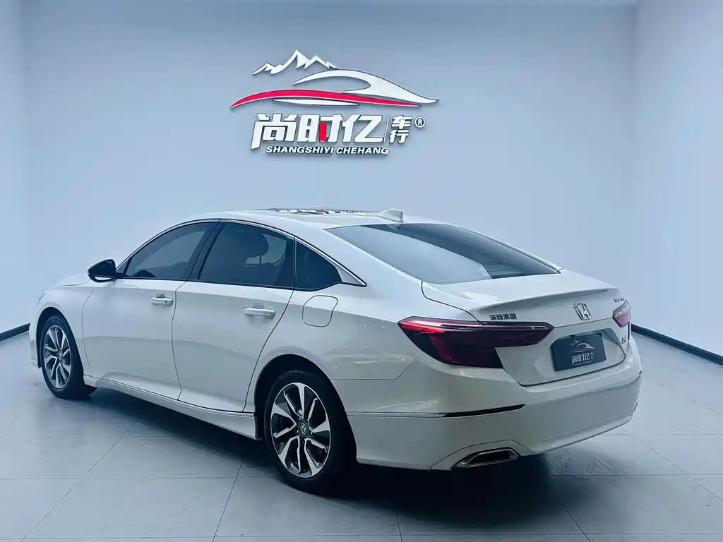 Honda Inspire 2021 — фото 8