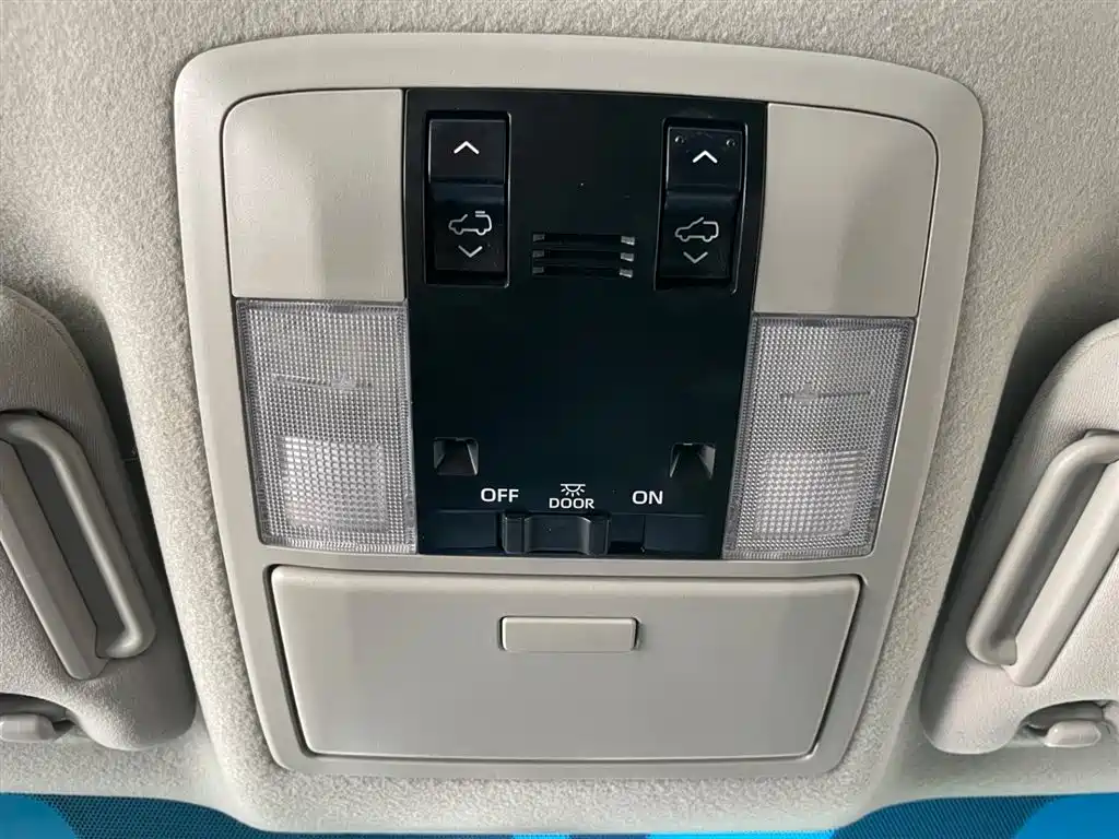 Toyota Prado 2019 — фото 25