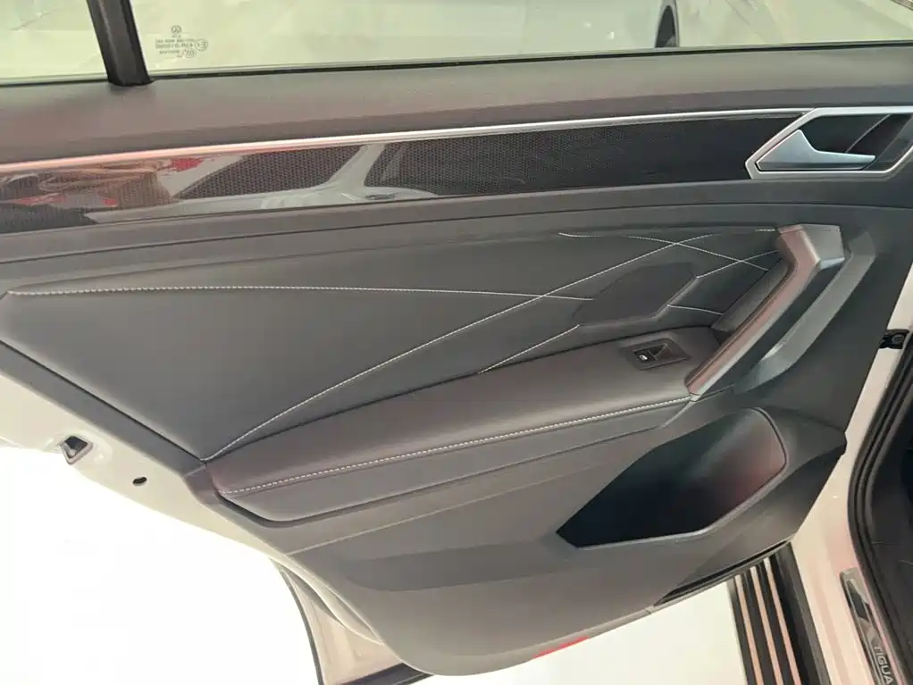 Volkswagen Tiguan L 2025 — фото 4
