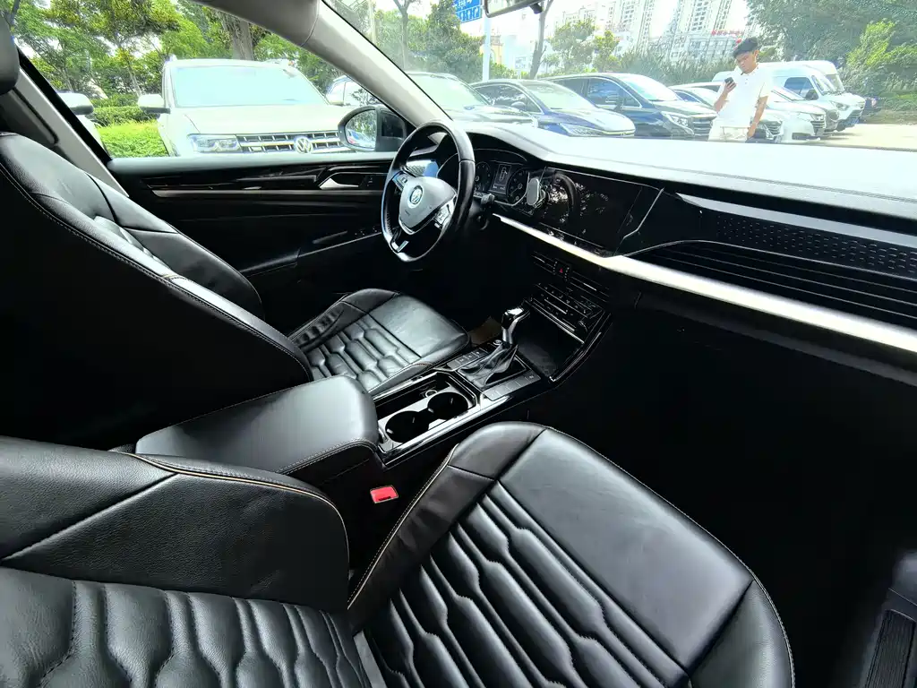 Volkswagen Passat 2020 — фото 10