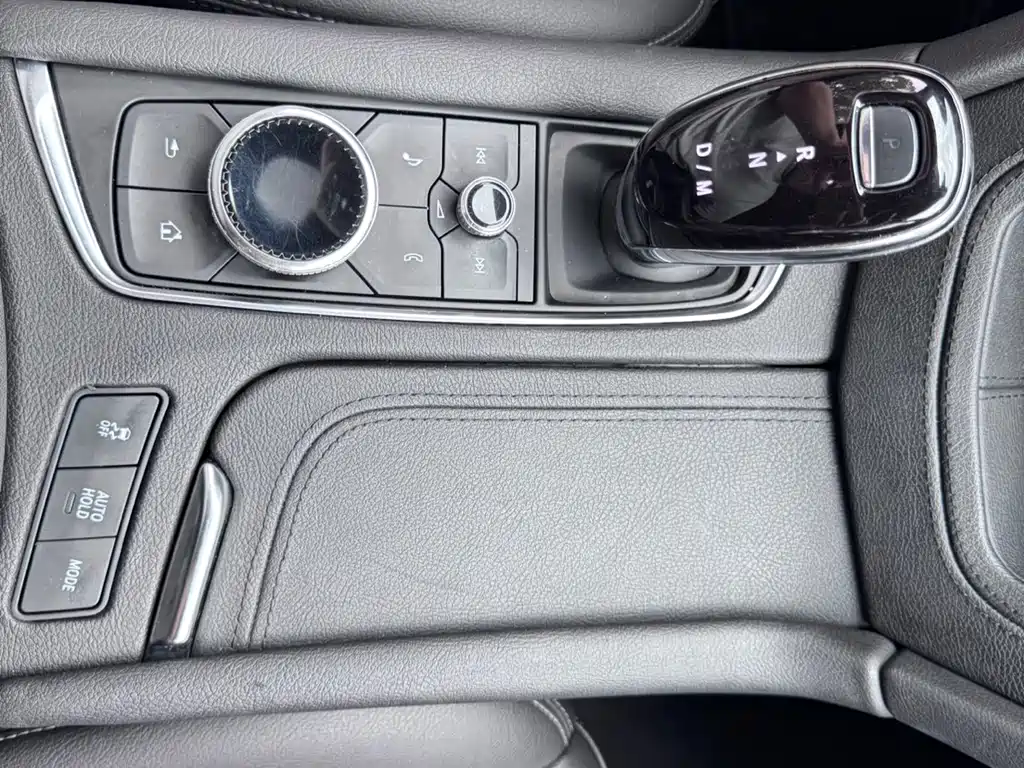 Cadillac XT5 2021 — фото 11