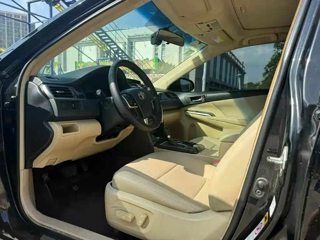 Toyota Camry 2017 — фото 9