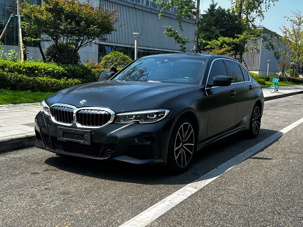 BMW 3 Series 2021 — фото 1