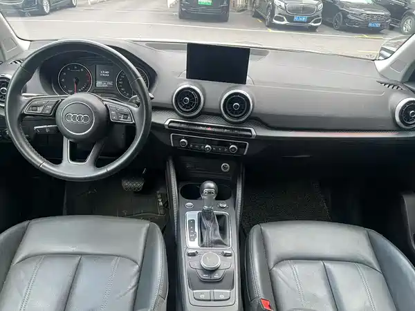 Audi Q2L 2023