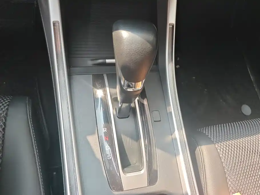 Honda Jade 2016 — фото 16