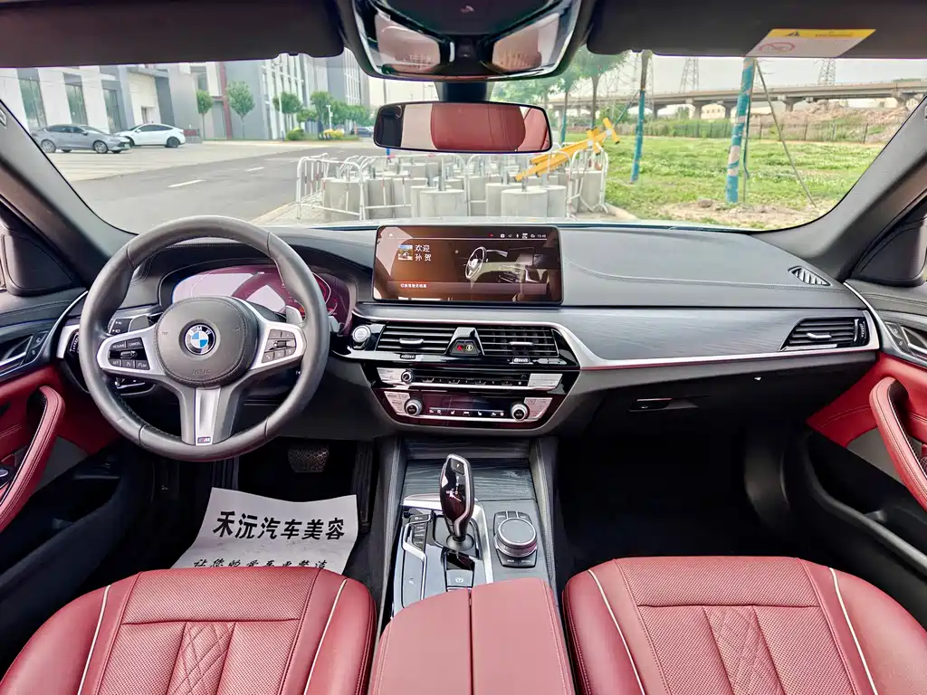 BMW 5 Series 2021 — фото 10
