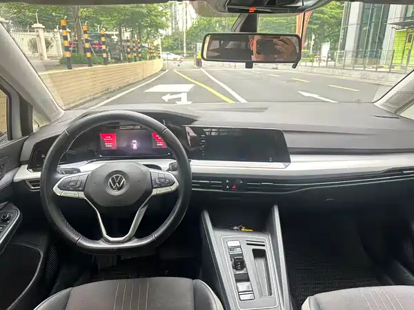 Volkswagen Golf 2021